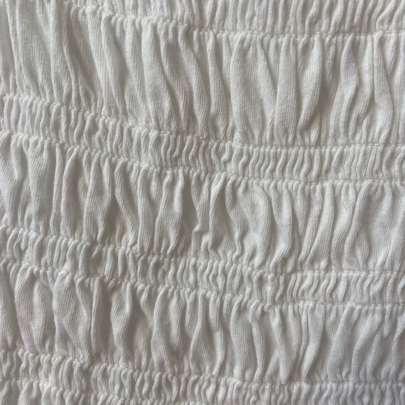 American Eagle cropped smocked white tank - Picture 3 of 5